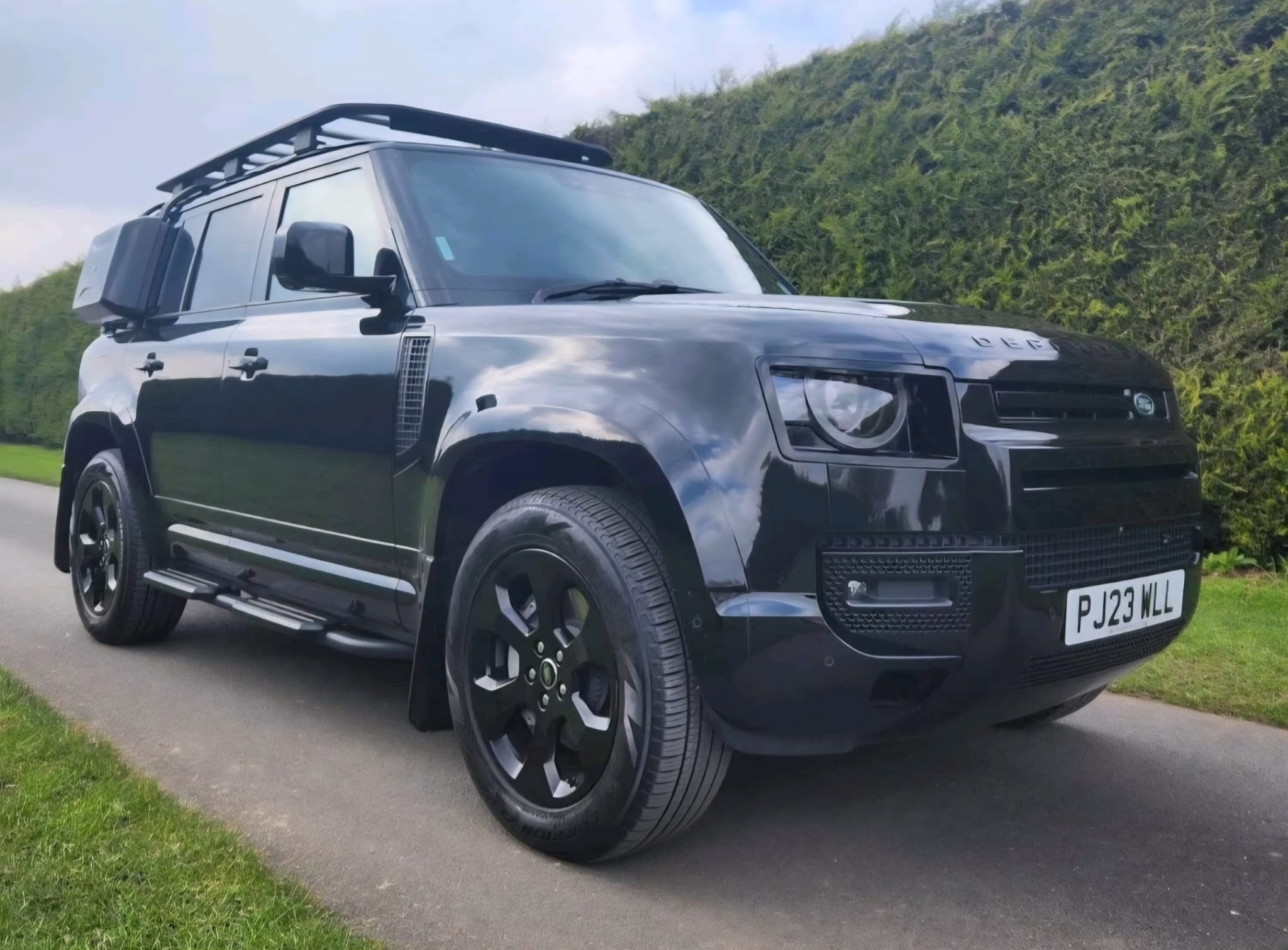 Land Rover Defender SUV